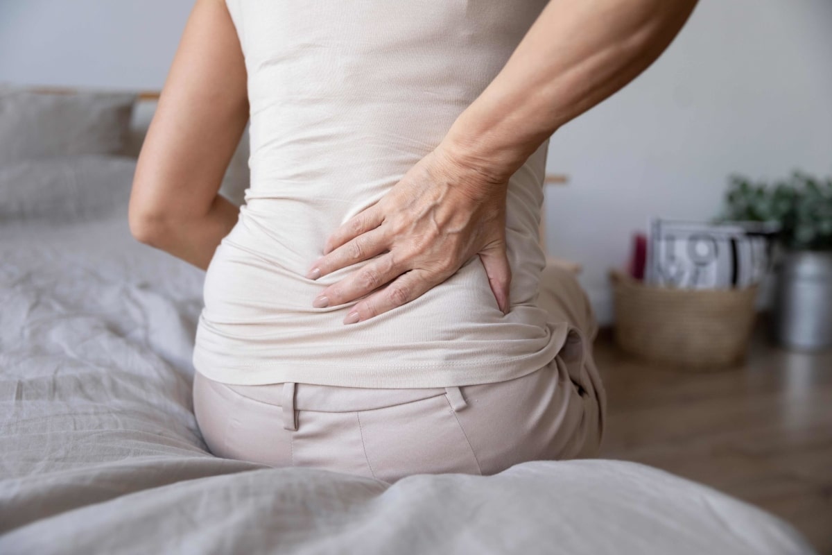 mature-woman-with-sciatica-pain-scaled
